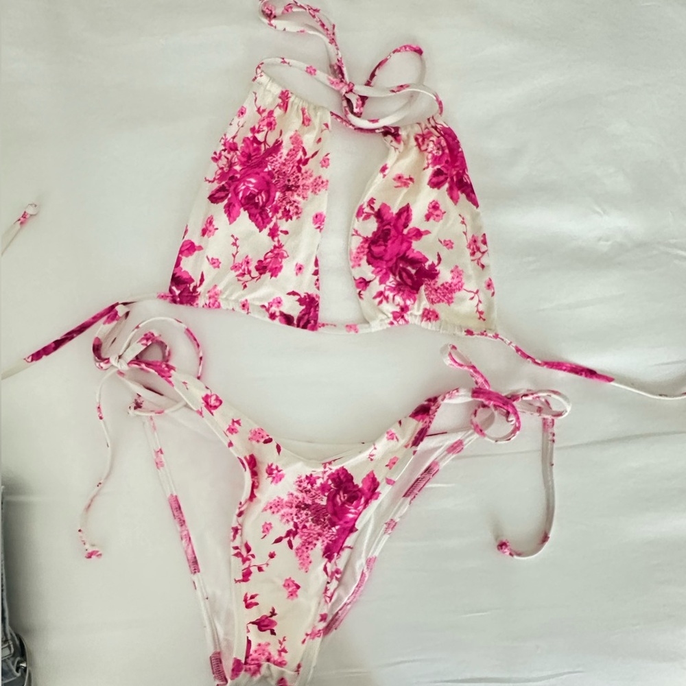 Frankie’s Bikinis Vibrant Pink Rose Toile Swimsuit, Small Top Small Bottom